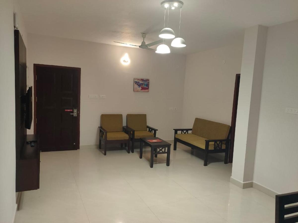 Kfour Apartment & Hotels Private Limited Madurai Bagian luar foto