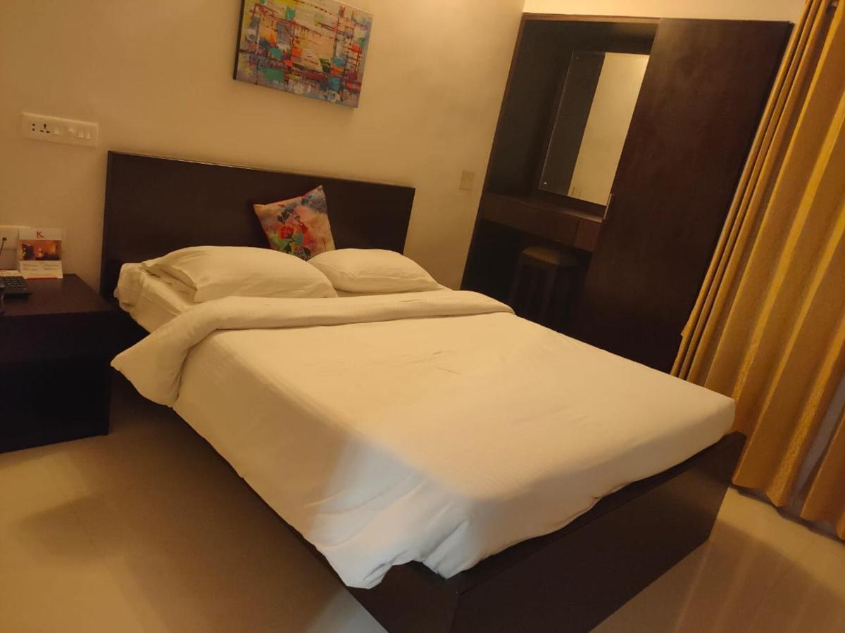 Kfour Apartment & Hotels Private Limited Madurai Bagian luar foto