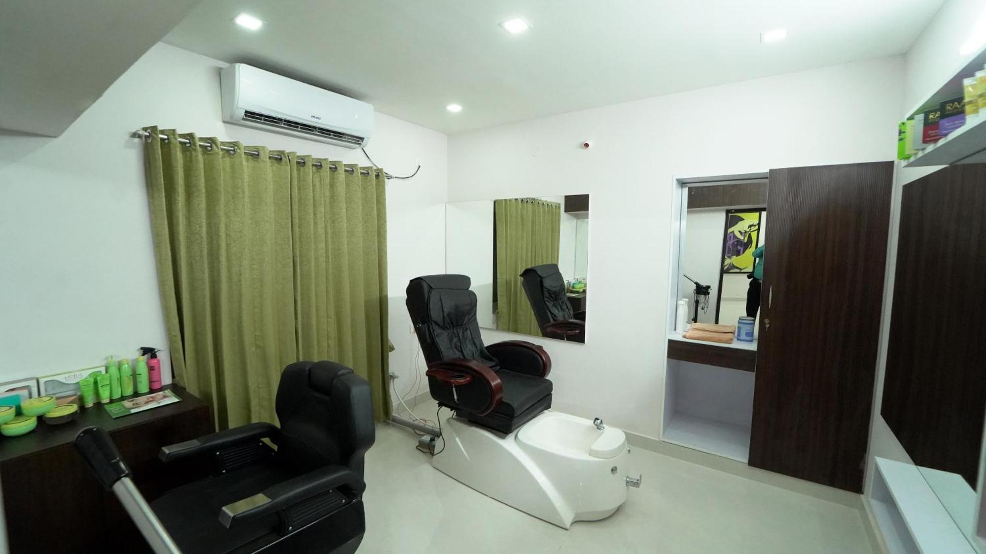 Kfour Apartment & Hotels Private Limited Madurai Bagian luar foto