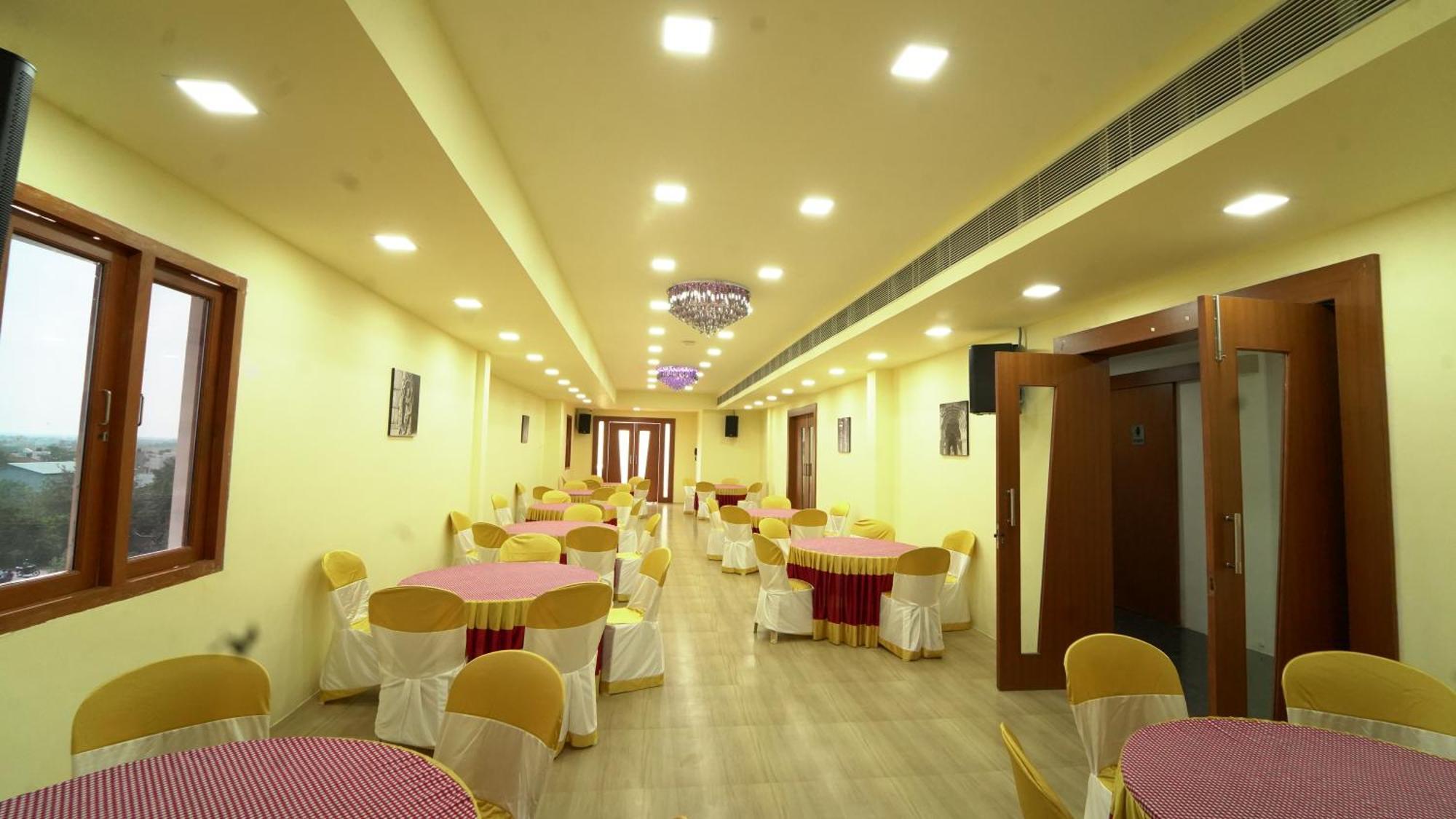 Kfour Apartment & Hotels Private Limited Madurai Bagian luar foto