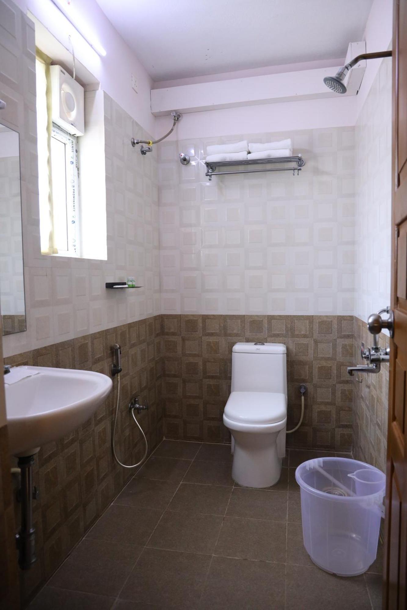 Kfour Apartment & Hotels Private Limited Madurai Bagian luar foto