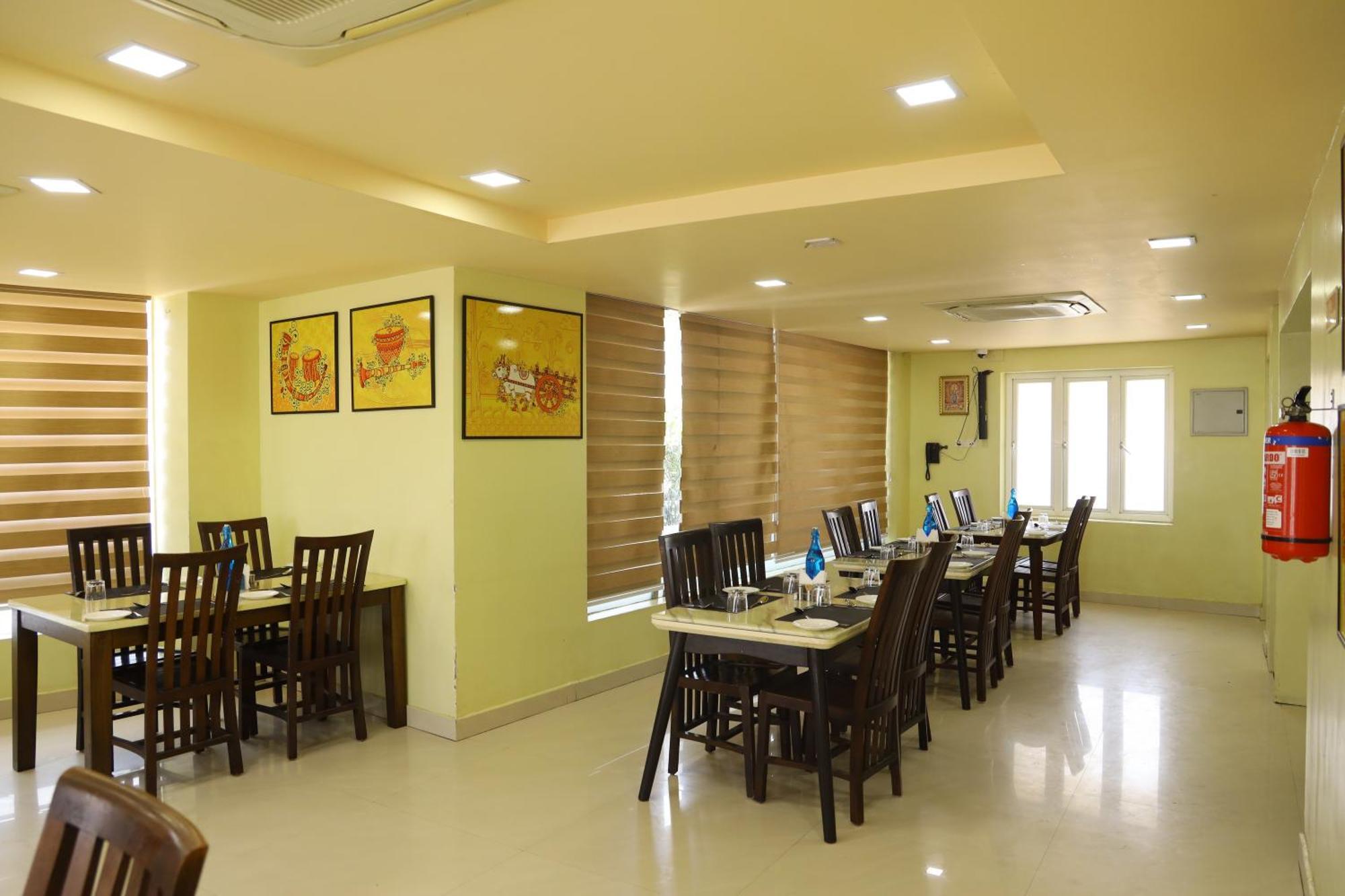 Kfour Apartment & Hotels Private Limited Madurai Bagian luar foto
