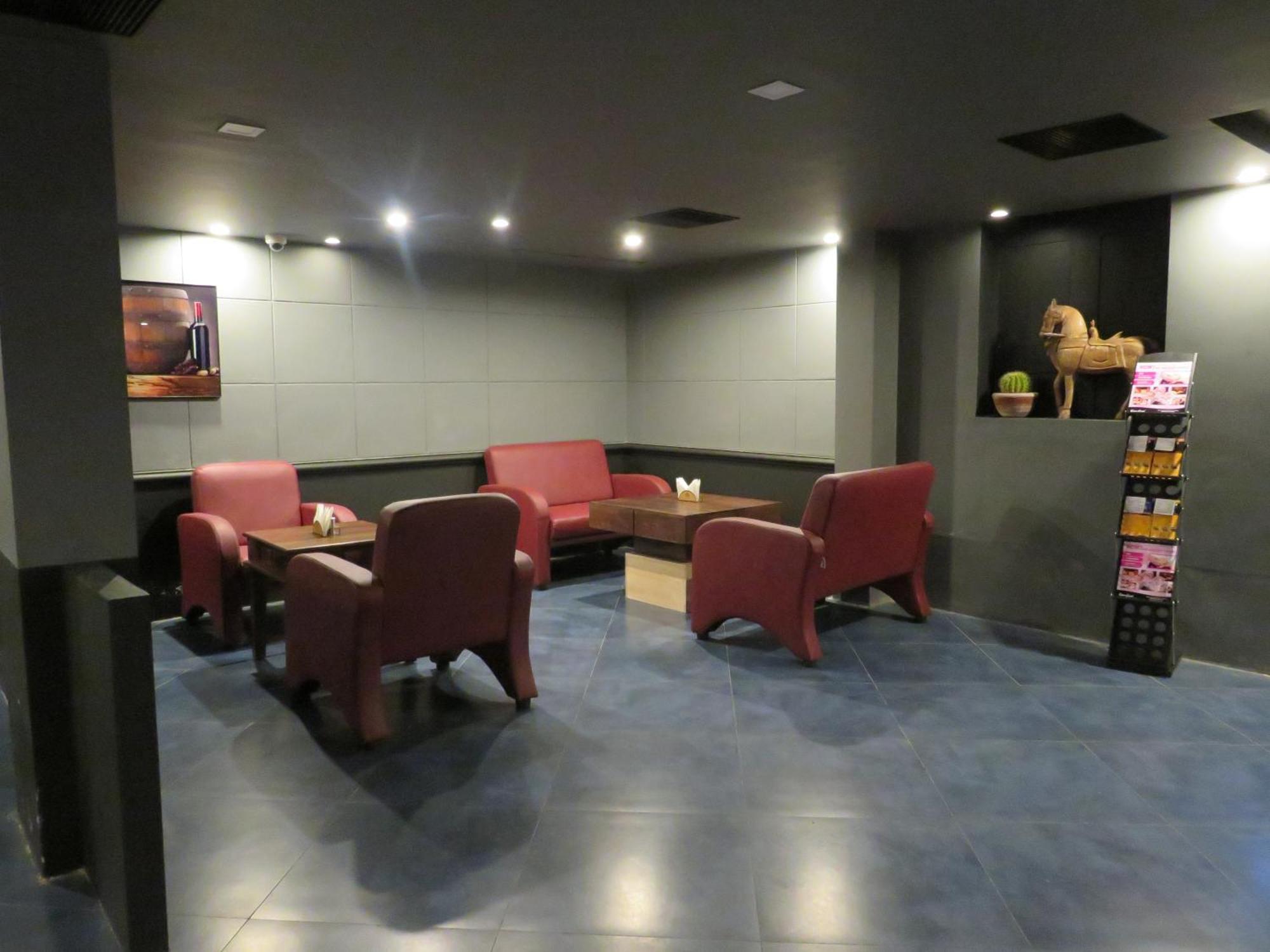 Kfour Apartment & Hotels Private Limited Madurai Bagian luar foto