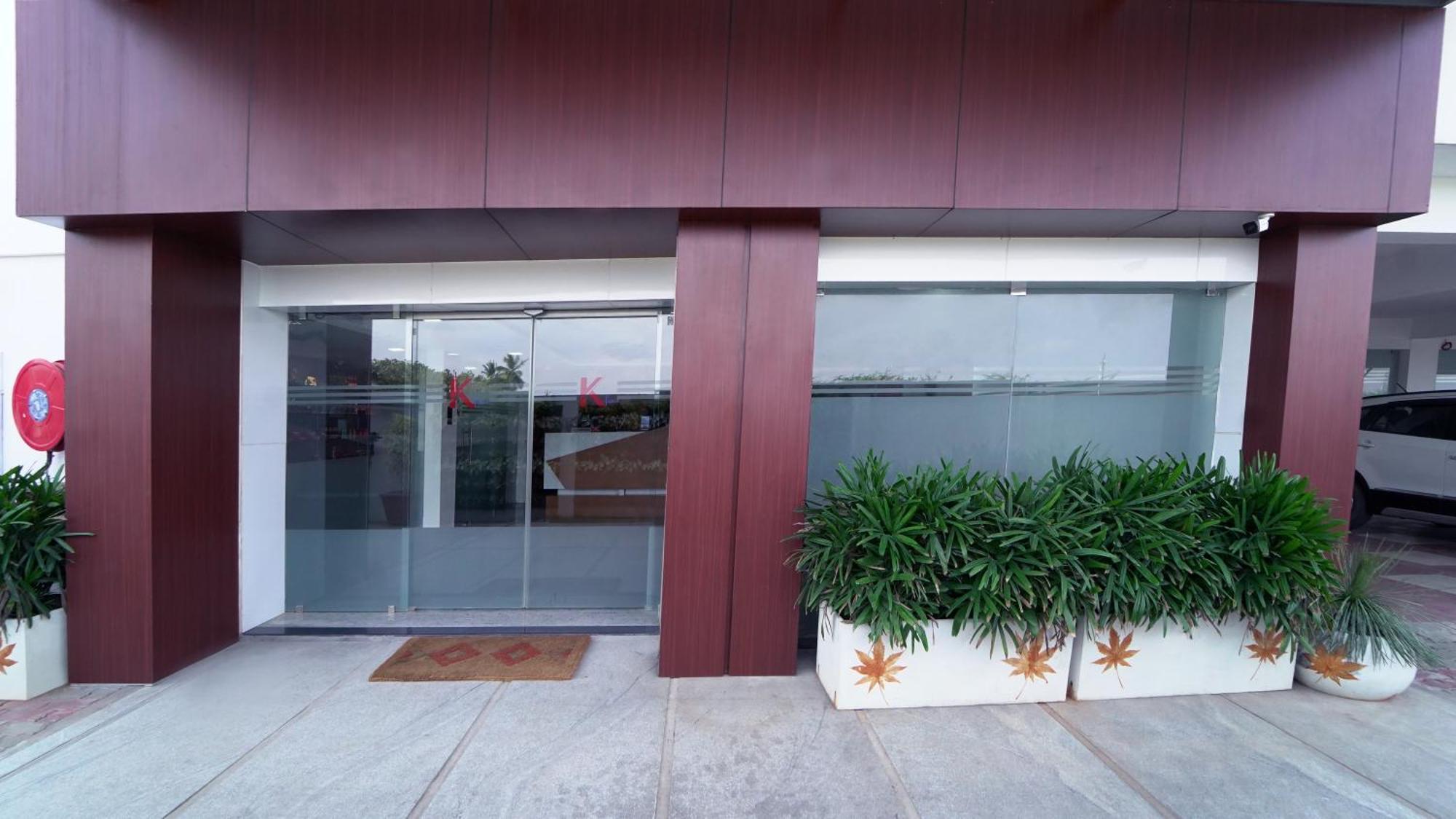 Kfour Apartment & Hotels Private Limited Madurai Bagian luar foto