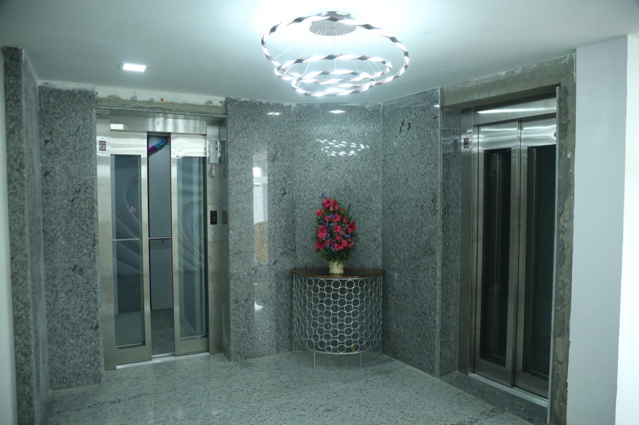 Kfour Apartment & Hotels Private Limited Madurai Bagian luar foto