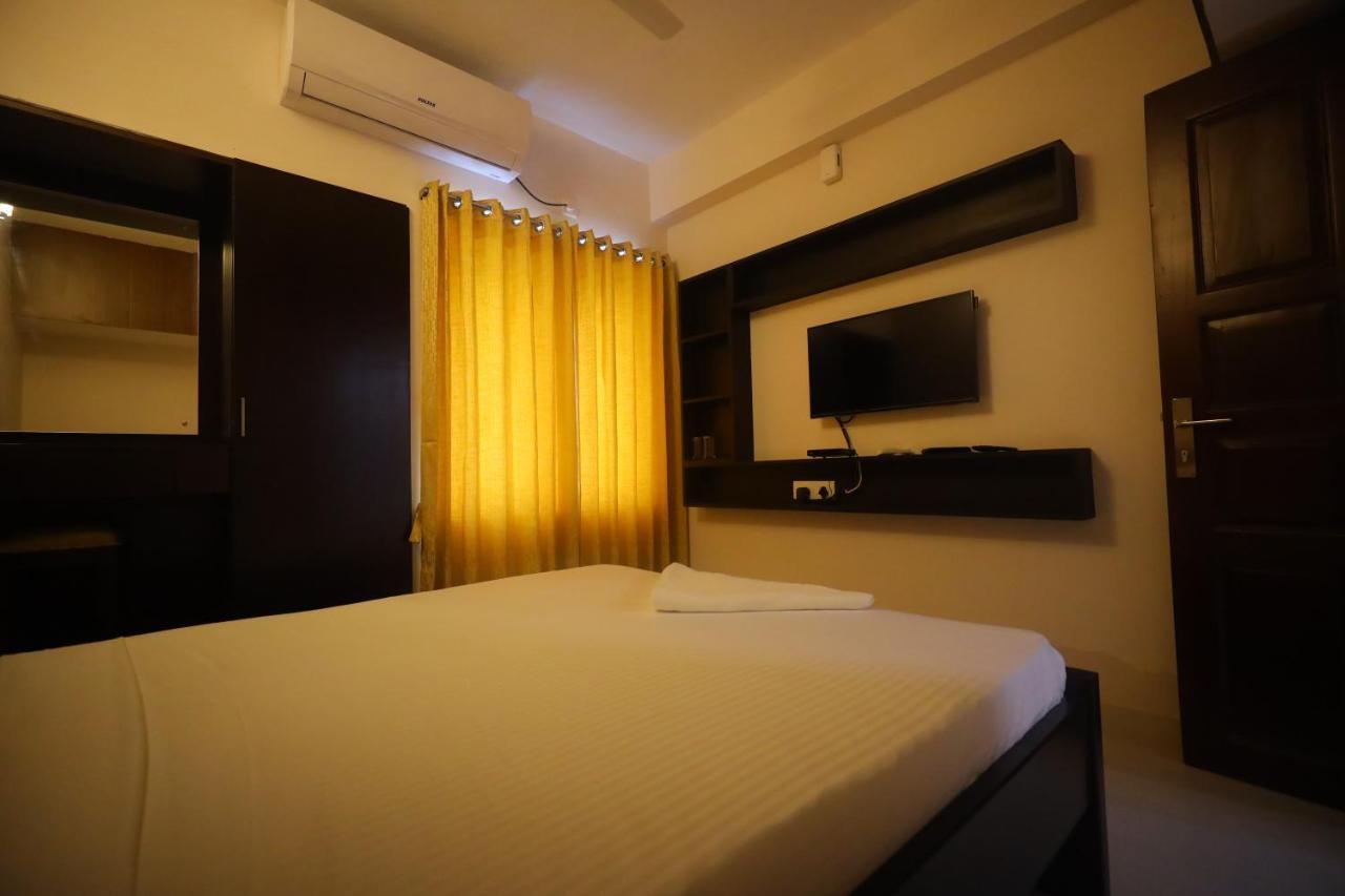 Kfour Apartment & Hotels Private Limited Madurai Bagian luar foto